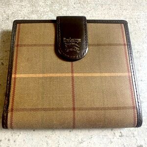 Burberrys Bifold Kisslock Wallet
